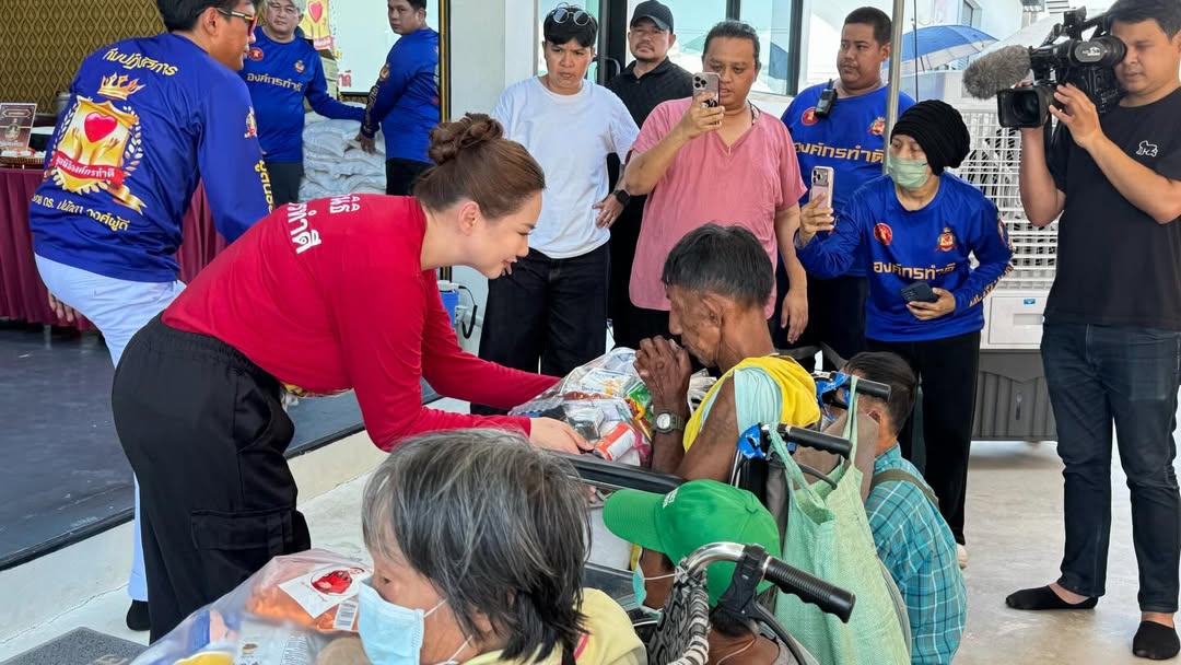 บุ๋ม - ปนัดดา วงศ์ผู้ดี