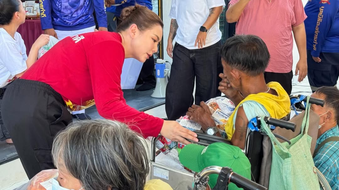 บุ๋ม - ปนัดดา วงศ์ผู้ดี