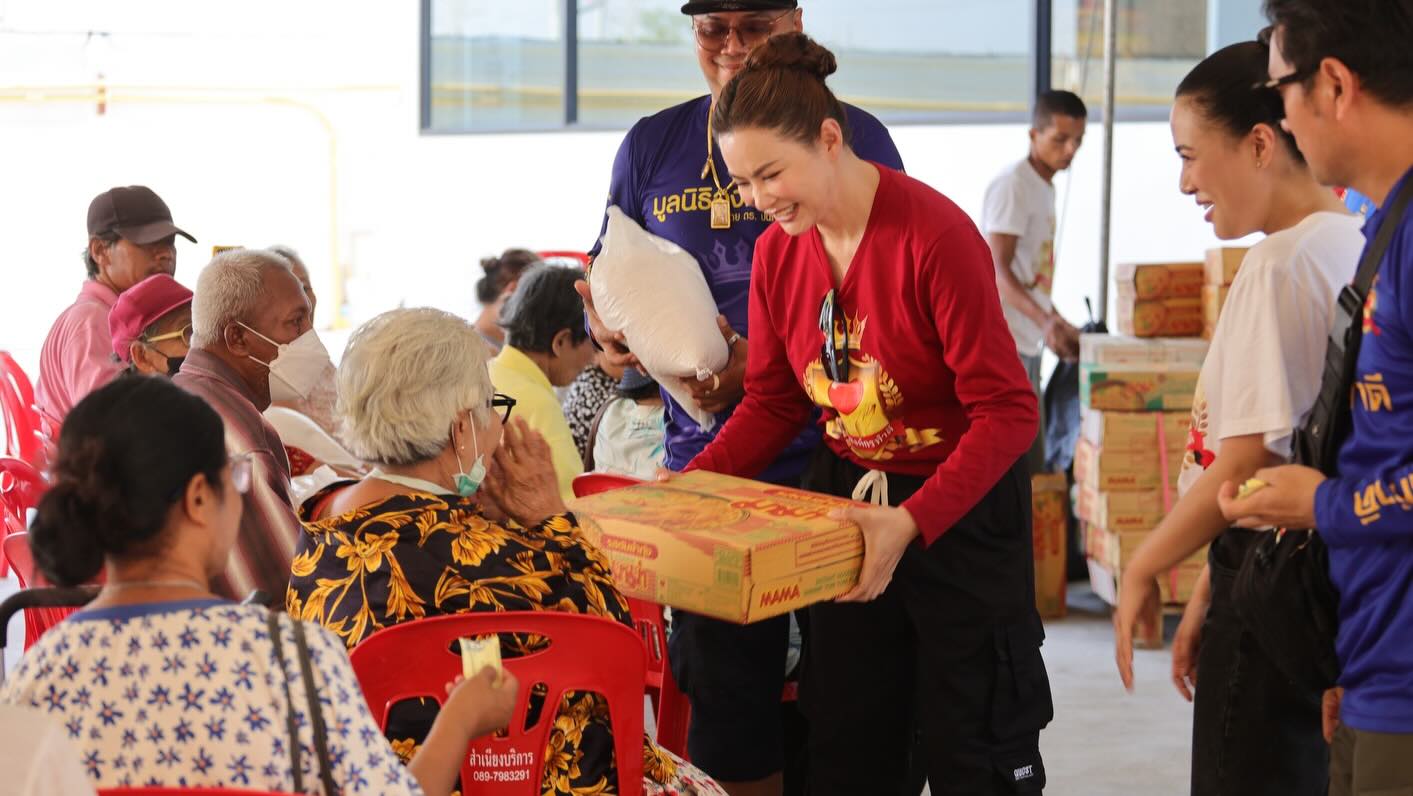 บุ๋ม - ปนัดดา วงศ์ผู้ดี