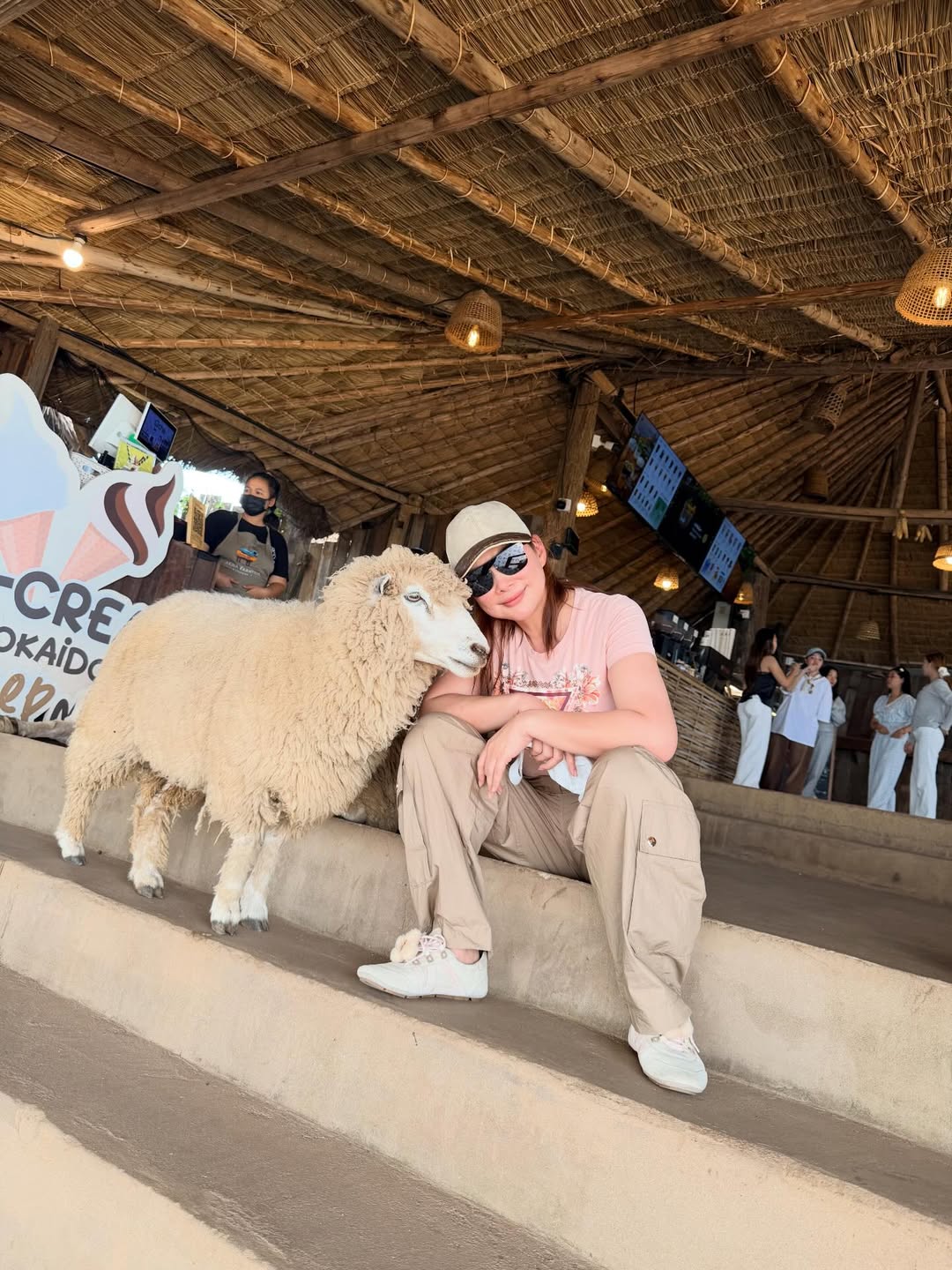 บุ๋ม - ปนัดดา วงศ์ผู้ดี