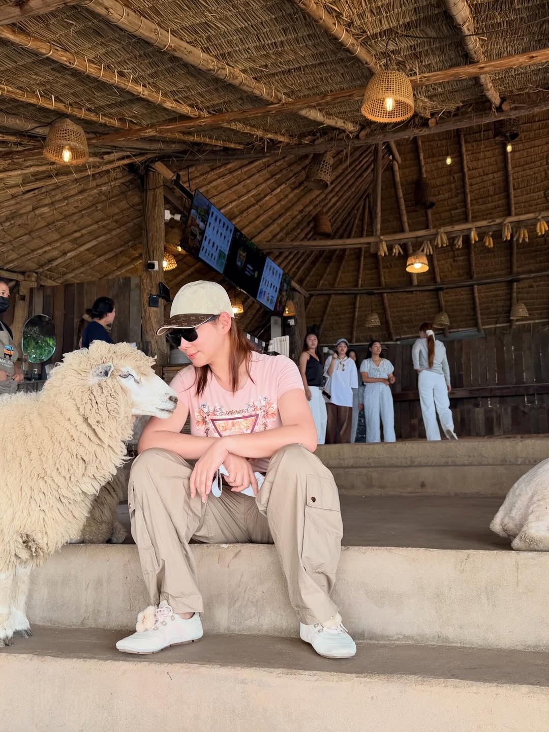 บุ๋ม - ปนัดดา วงศ์ผู้ดี