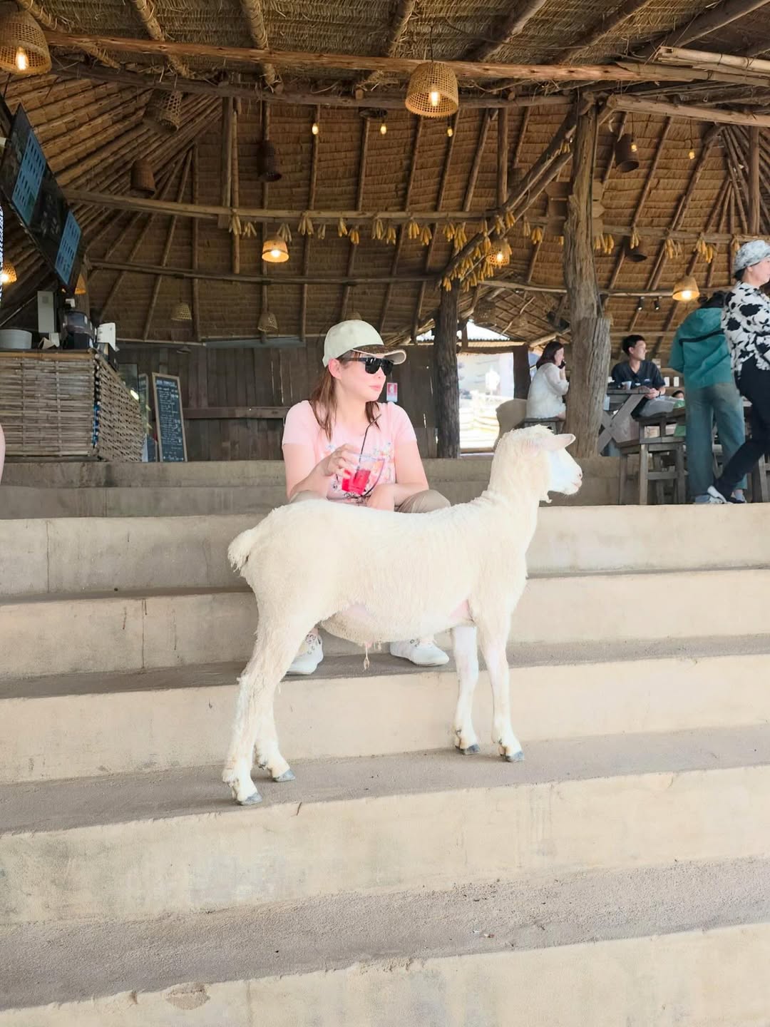 บุ๋ม - ปนัดดา วงศ์ผู้ดี