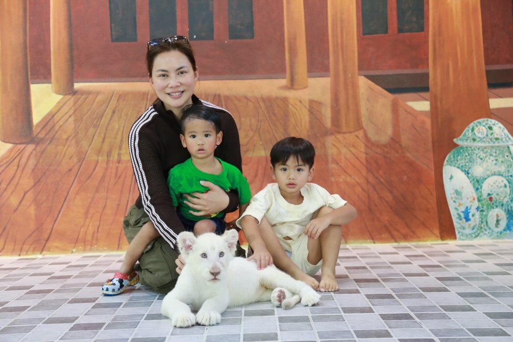 บุ๋ม - ปนัดดา วงศ์ผู้ดี