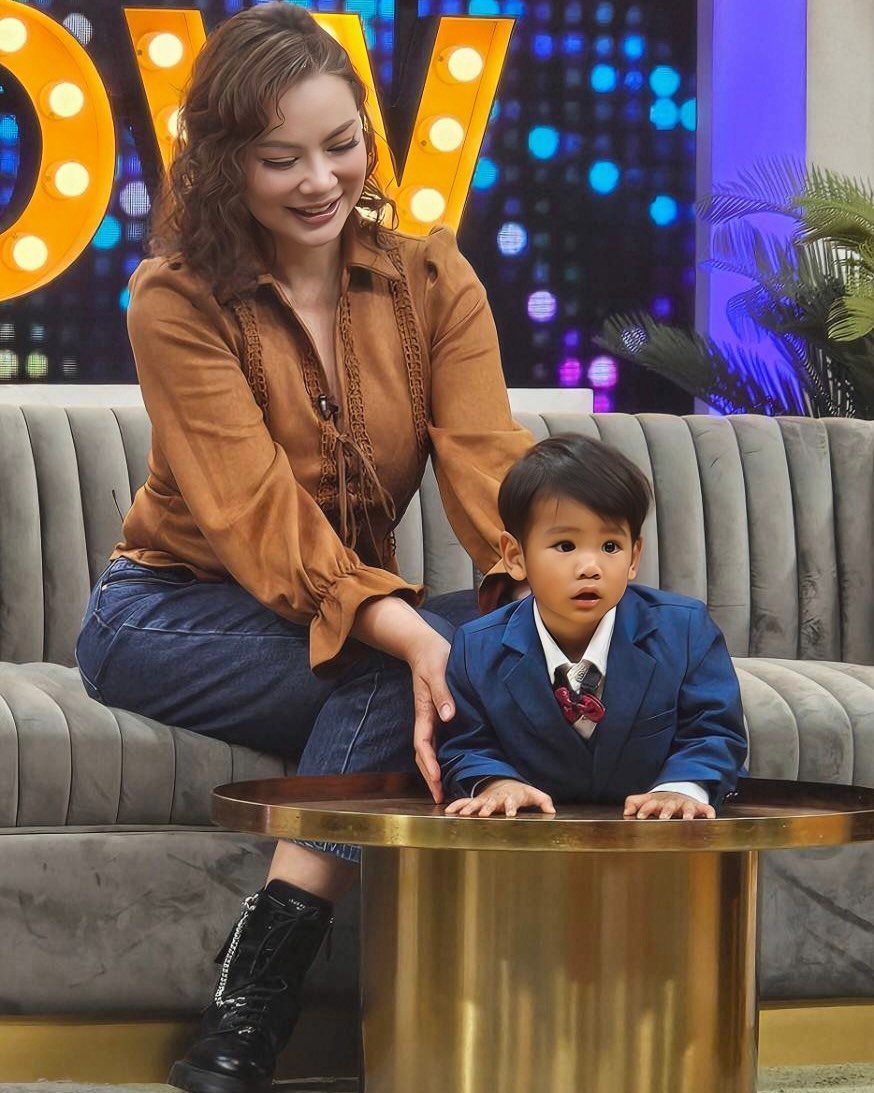 บุ๋ม - ปนัดดา วงศ์ผู้ดี