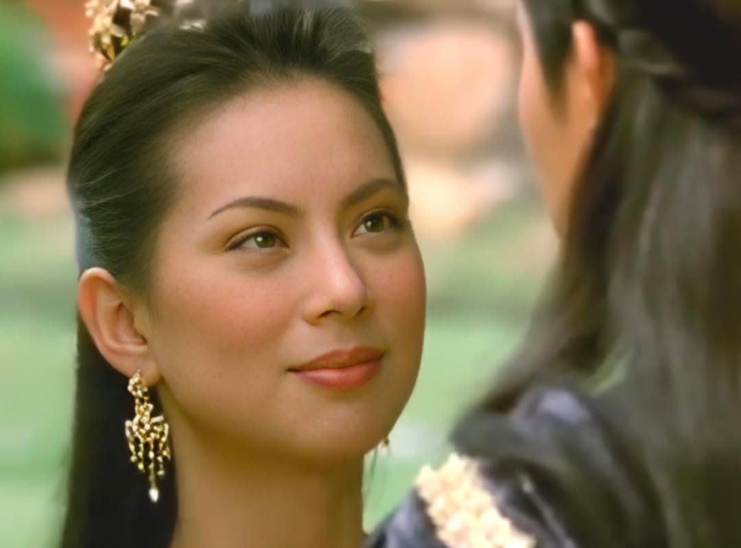 บุ๋ม - ปนัดดา วงศ์ผู้ดี