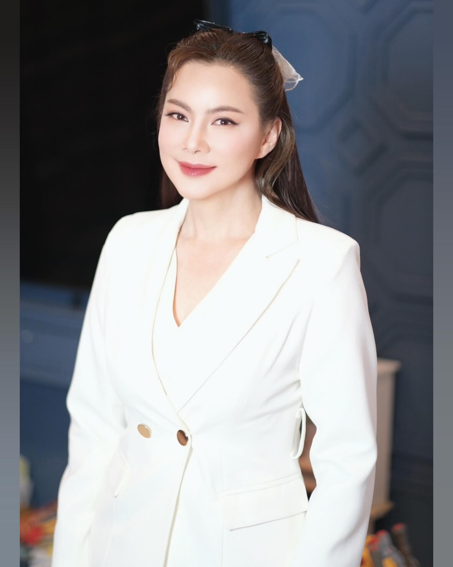 บุ๋ม - ปนัดดา วงศ์ผู้ดี