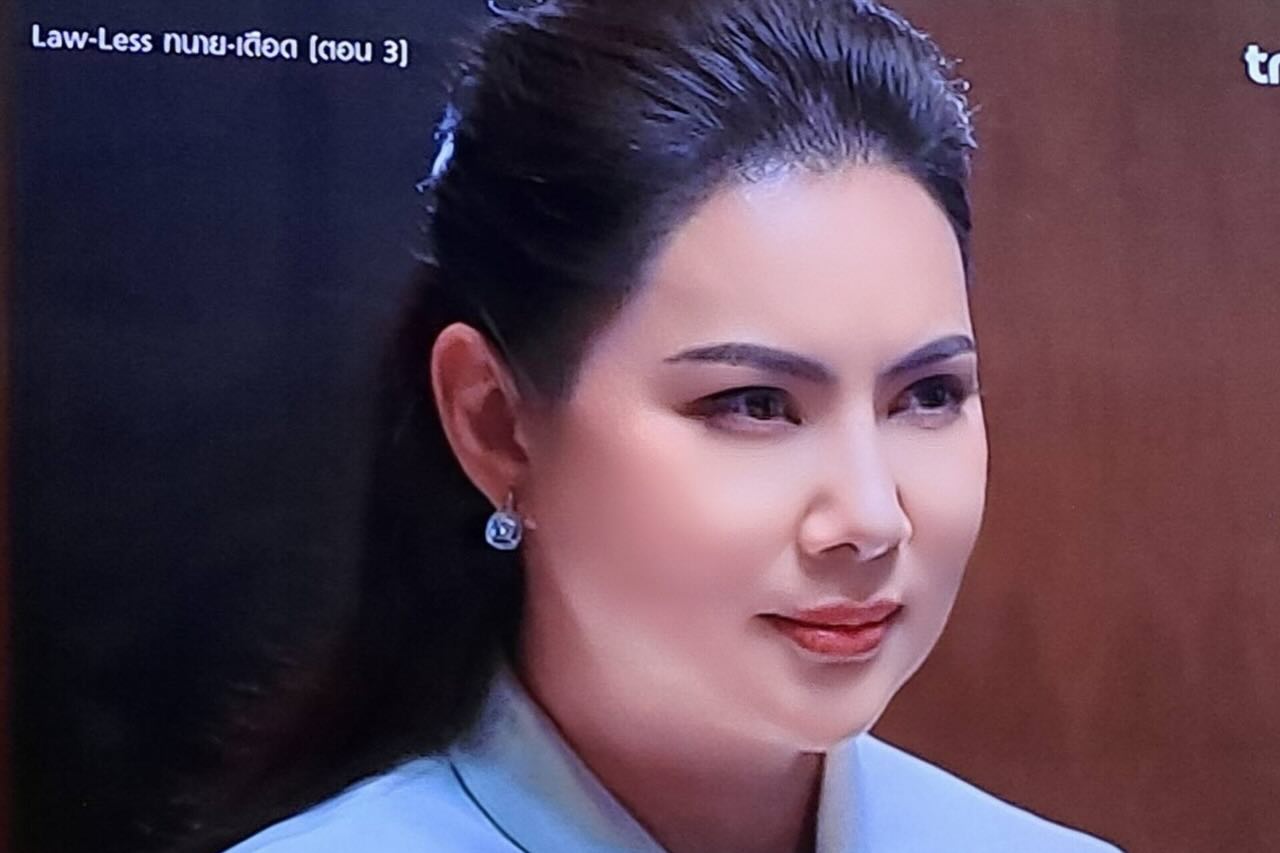 บุ๋ม - ปนัดดา วงศ์ผู้ดี