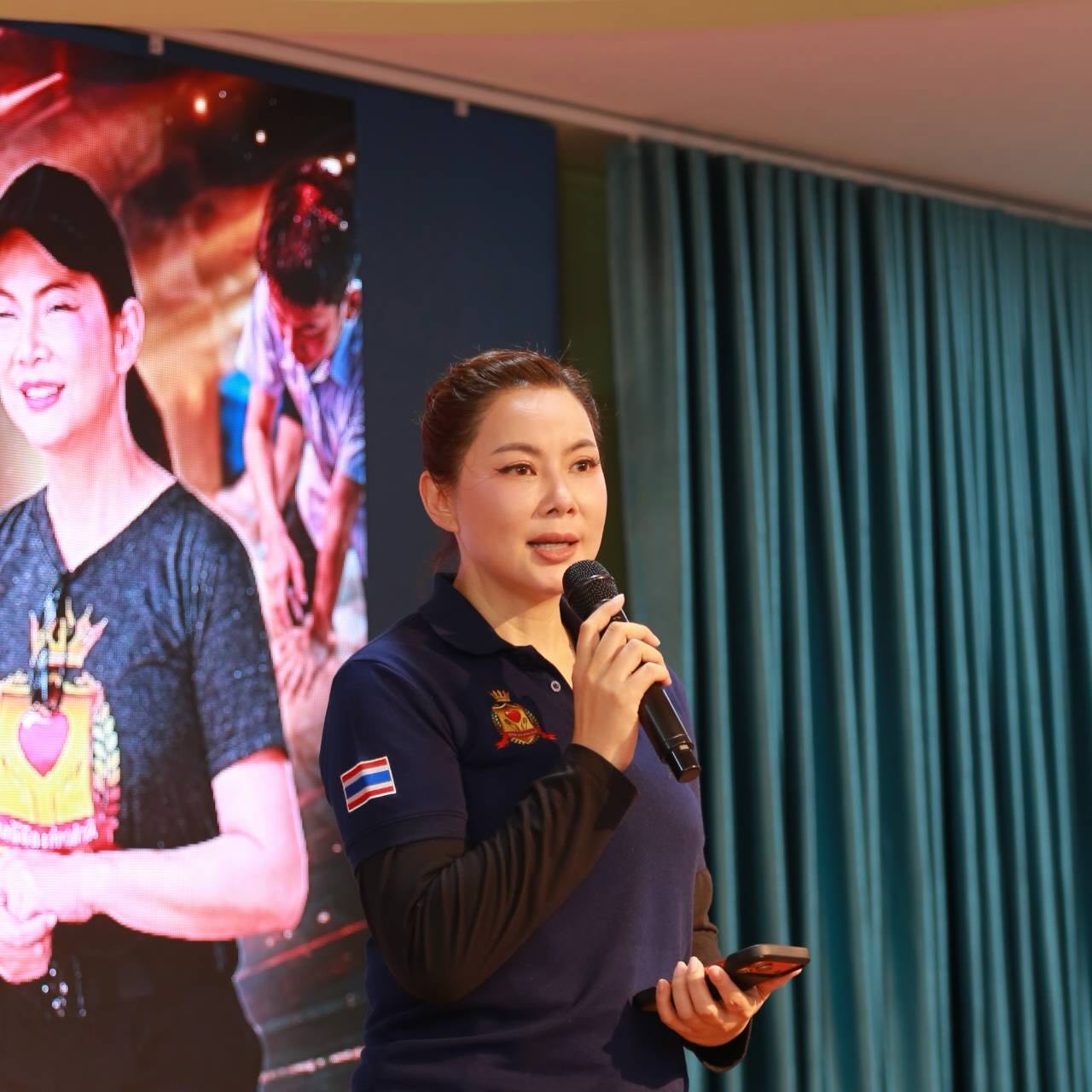 บุ๋ม - ปนัดดา วงศ์ผู้ดี