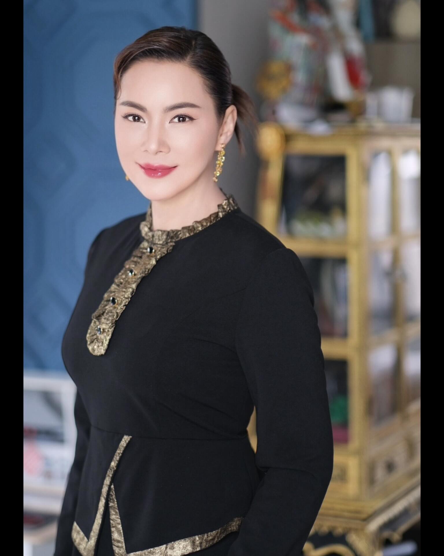 บุ๋ม - ปนัดดา วงศ์ผู้ดี