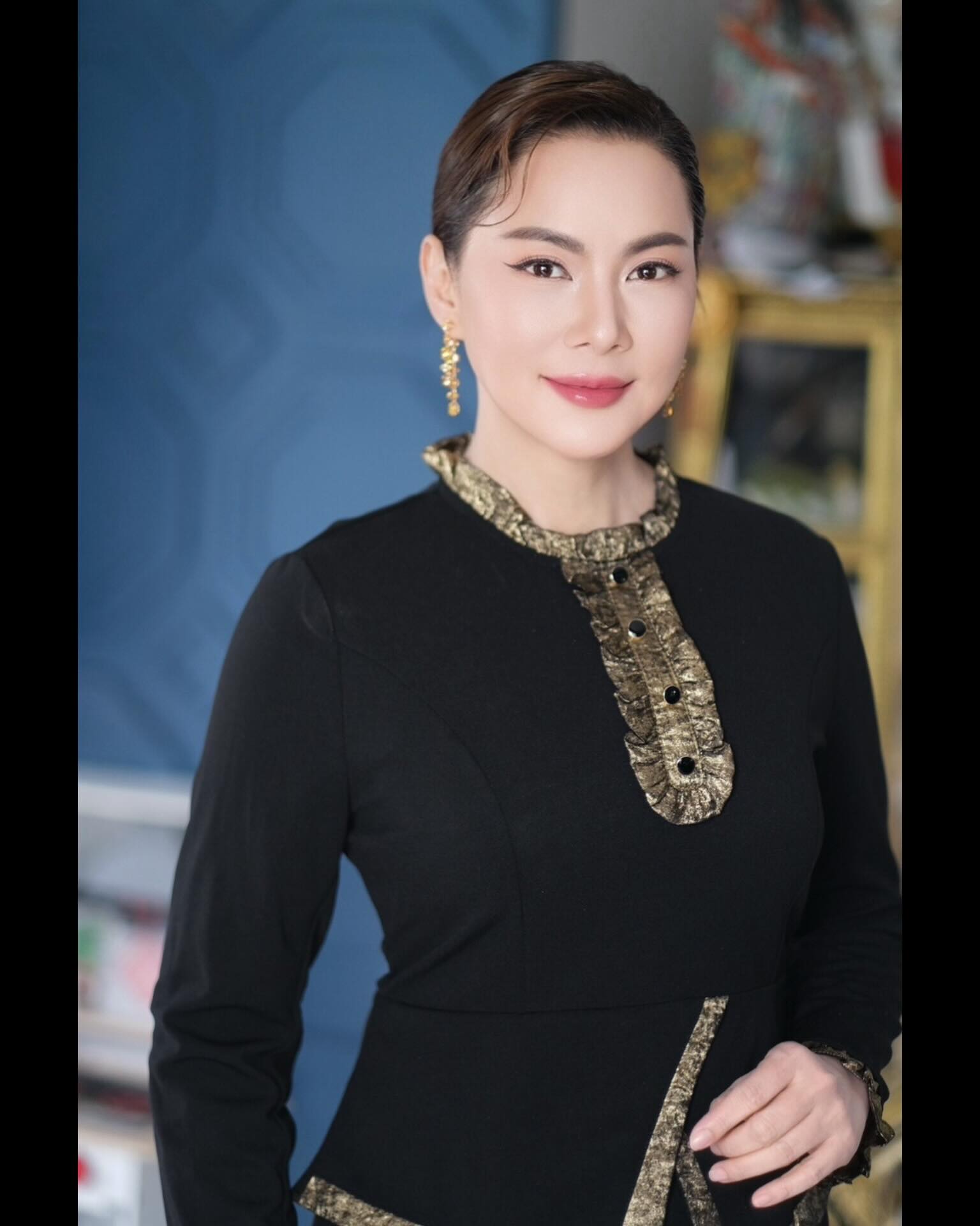 บุ๋ม - ปนัดดา วงศ์ผู้ดี
