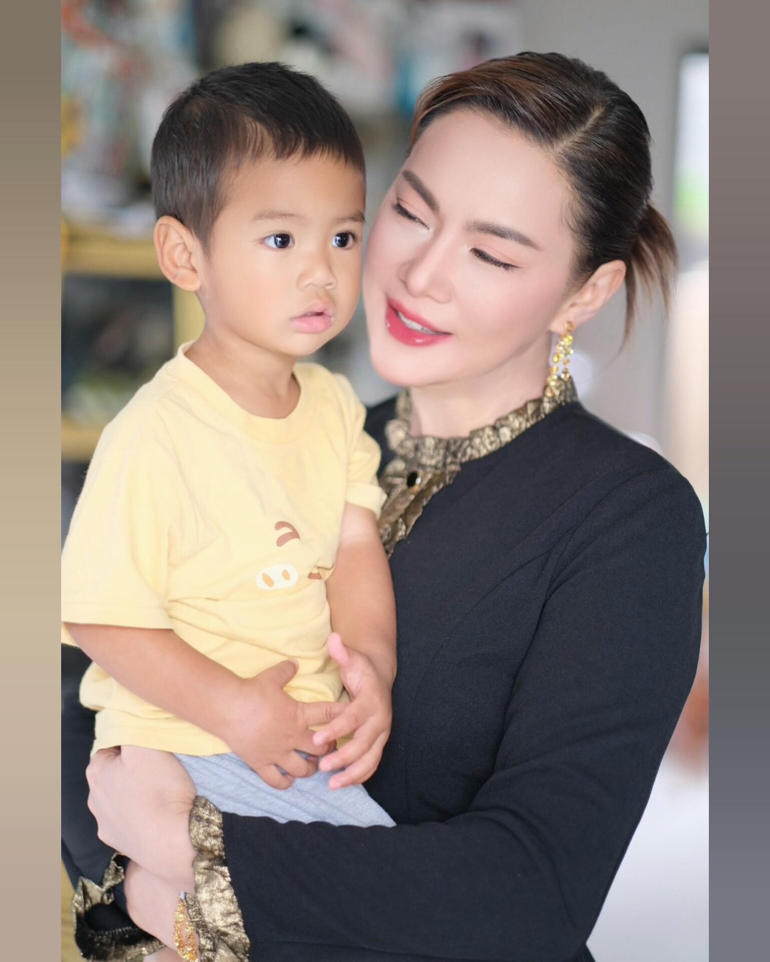 บุ๋ม - ปนัดดา วงศ์ผู้ดี
