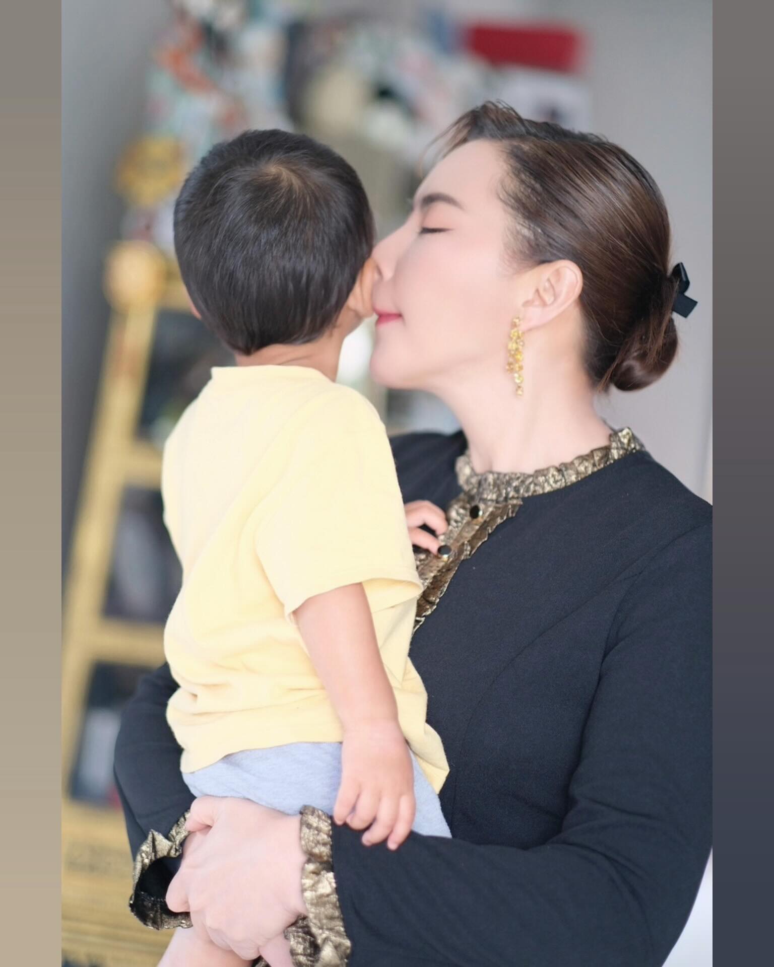 บุ๋ม - ปนัดดา วงศ์ผู้ดี