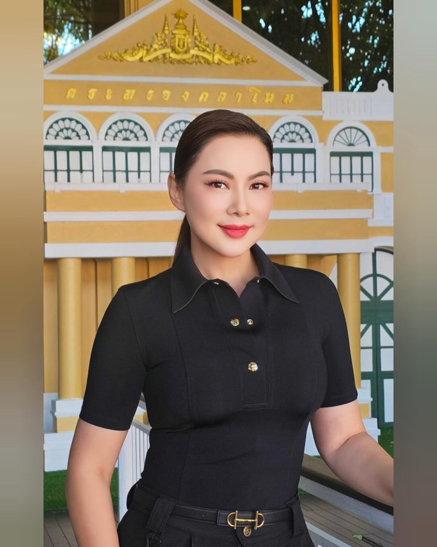 บุ๋ม - ปนัดดา วงศ์ผู้ดี