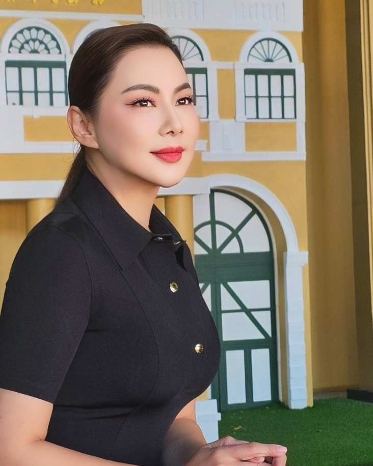 บุ๋ม - ปนัดดา วงศ์ผู้ดี