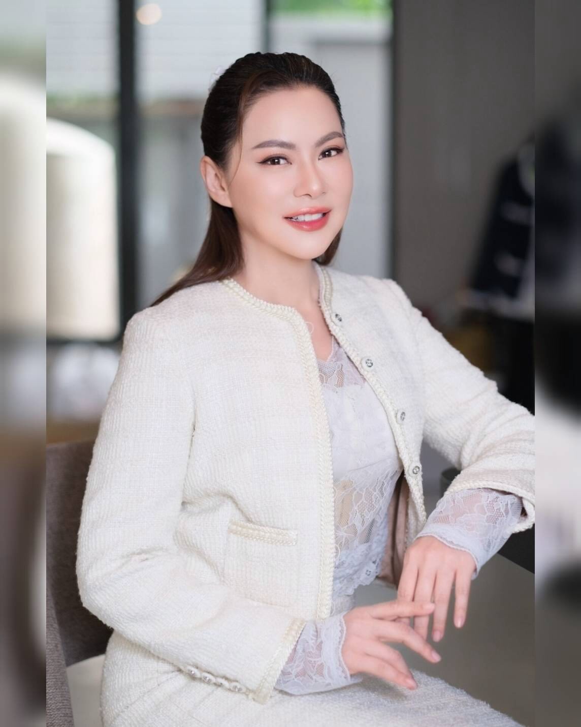 บุ๋ม - ปนัดดา วงศ์ผู้ดี