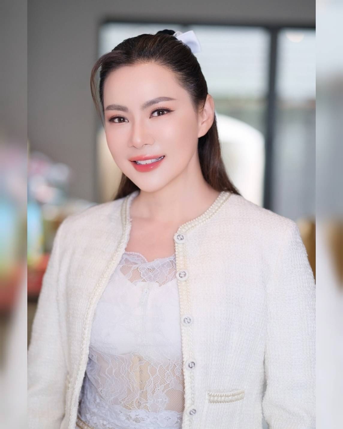 บุ๋ม - ปนัดดา วงศ์ผู้ดี