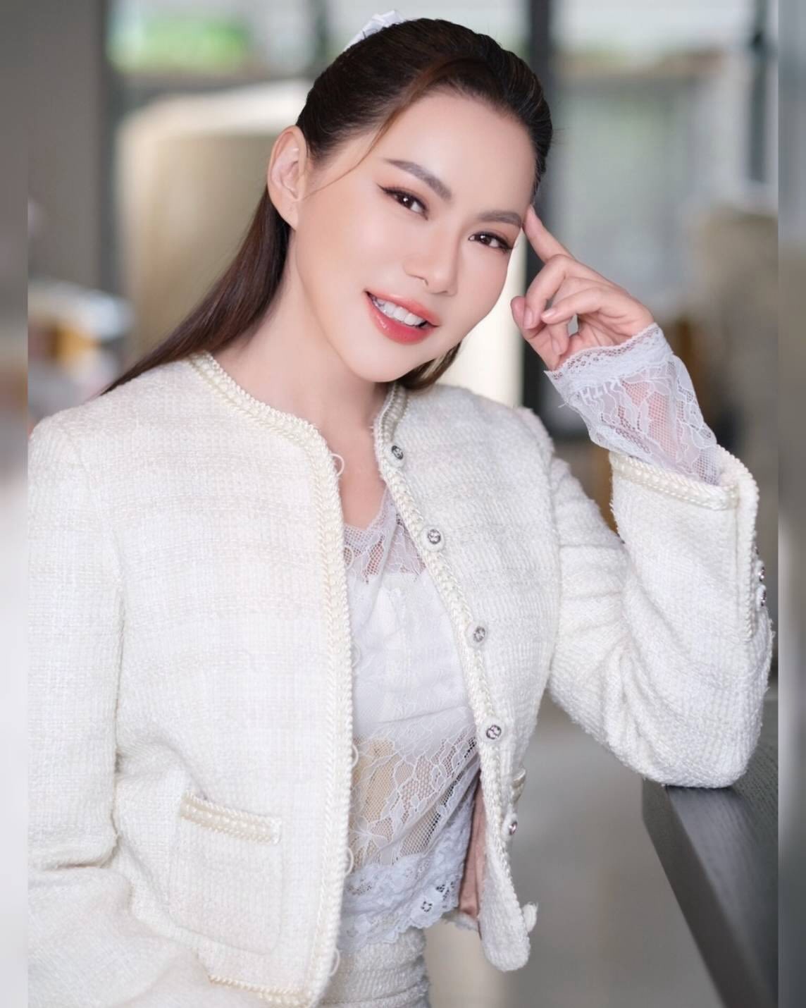 บุ๋ม - ปนัดดา วงศ์ผู้ดี