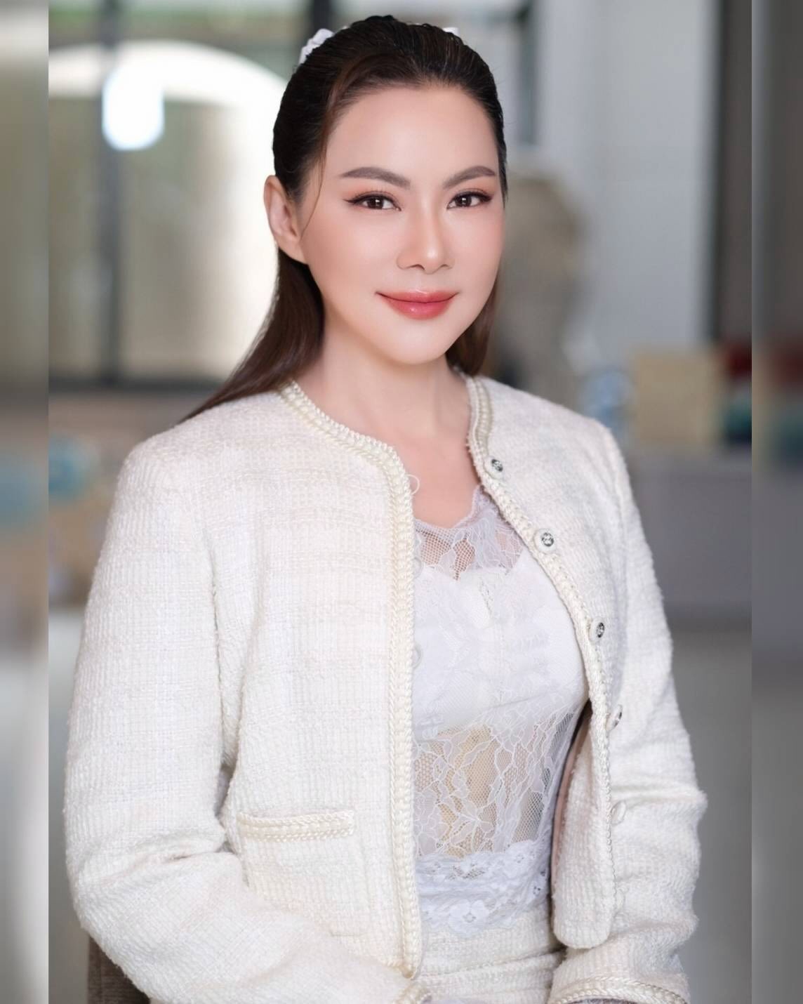 บุ๋ม - ปนัดดา วงศ์ผู้ดี