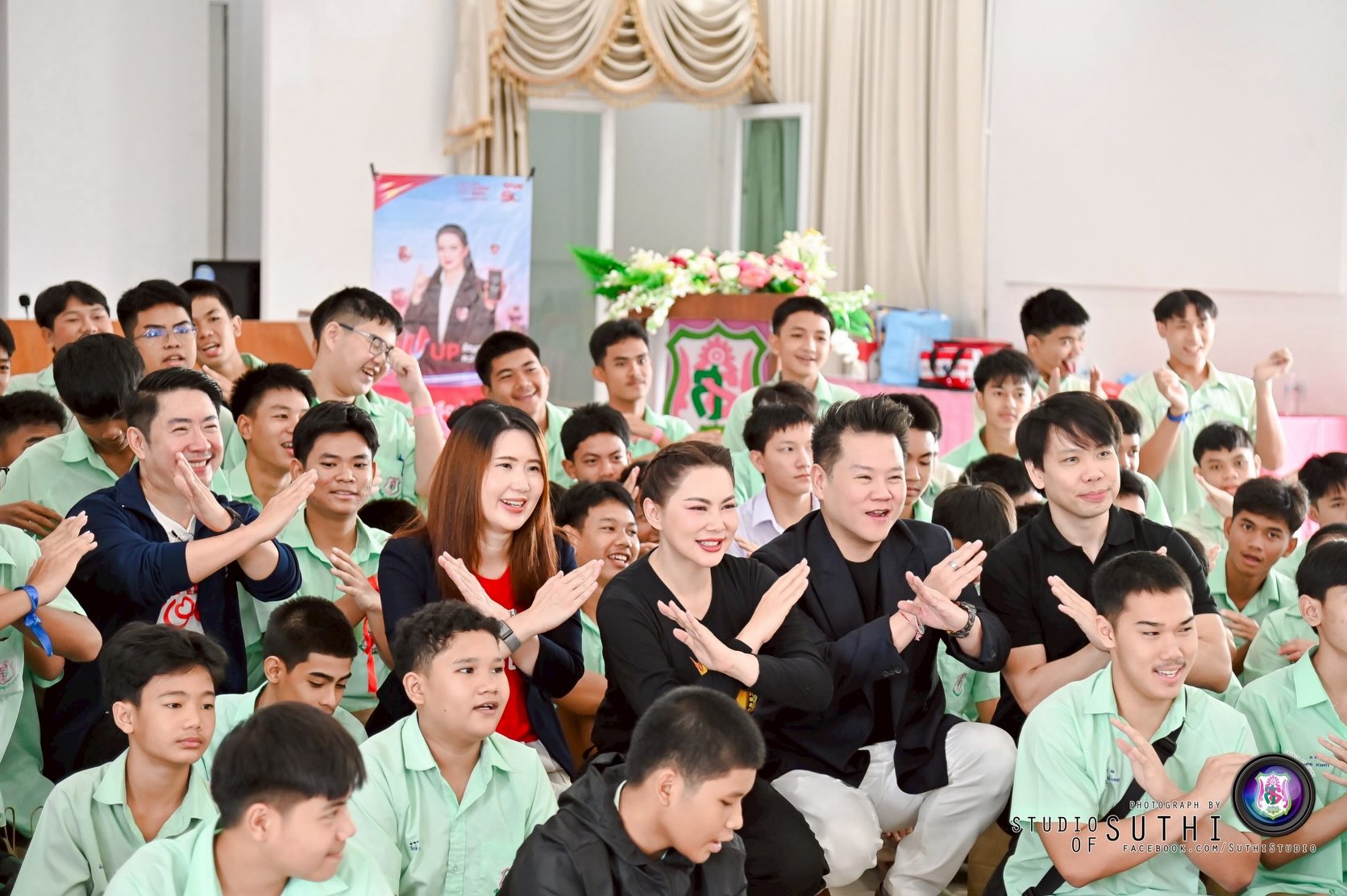 บุ๋ม - ปนัดดา วงศ์ผู้ดี