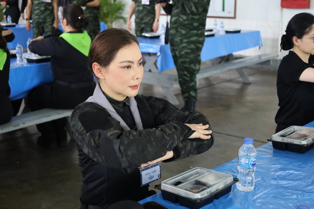 บุ๋ม - ปนัดดา วงศ์ผู้ดี