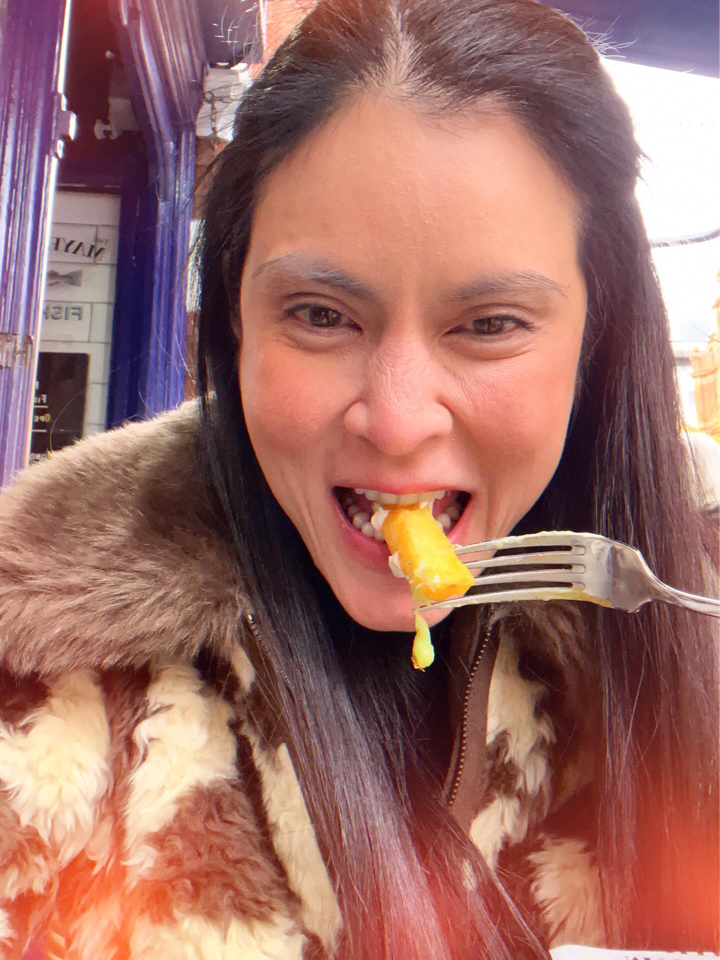 ปิ่น - เก็จมณี วรรธนะสิน