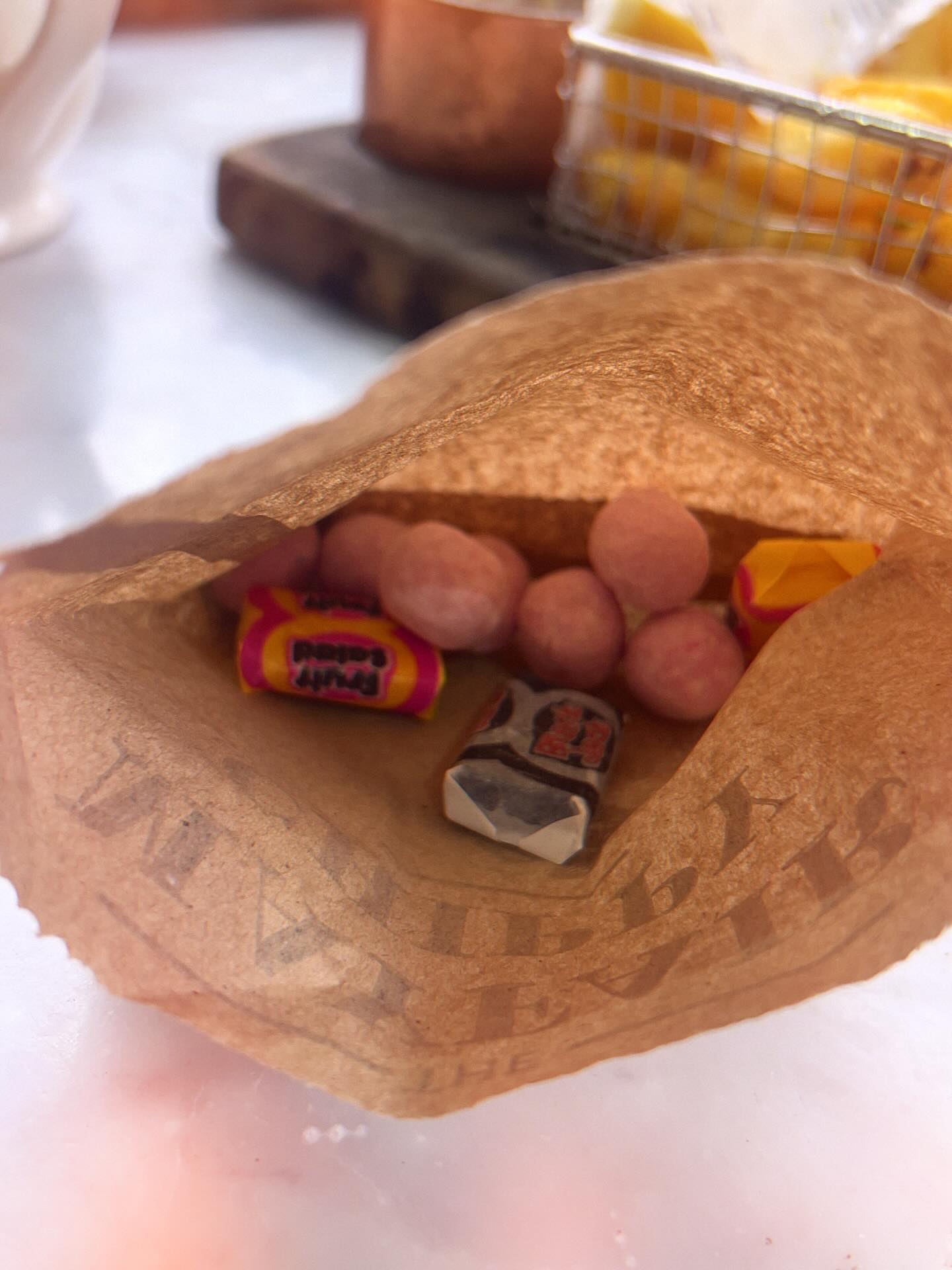 ปิ่น - เก็จมณี วรรธนะสิน