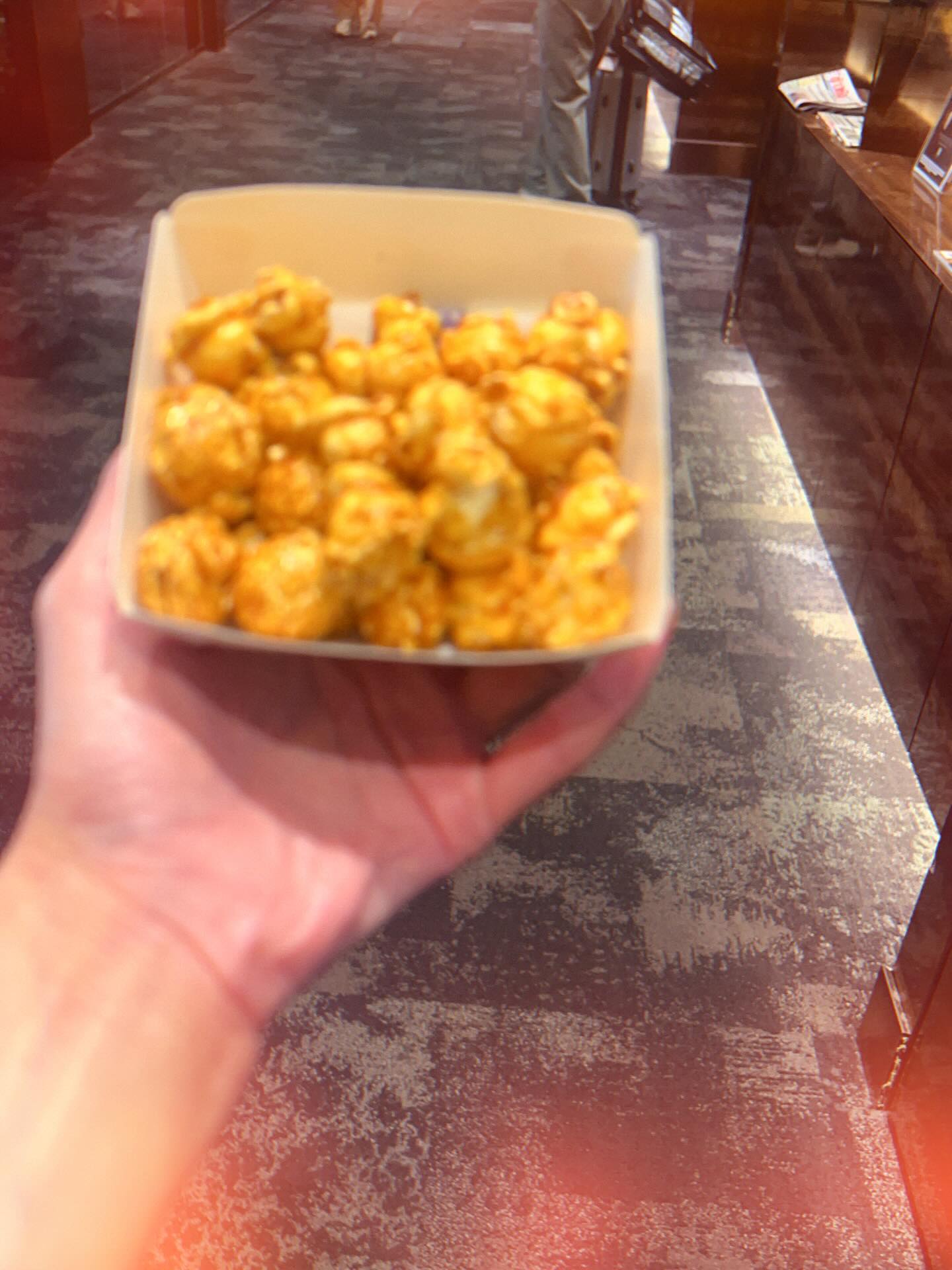 ปิ่น - เก็จมณี วรรธนะสิน