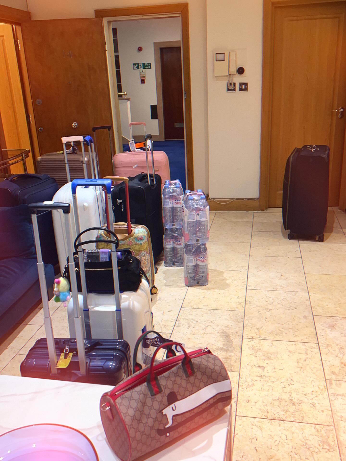 ปิ่น - เก็จมณี วรรธนะสิน