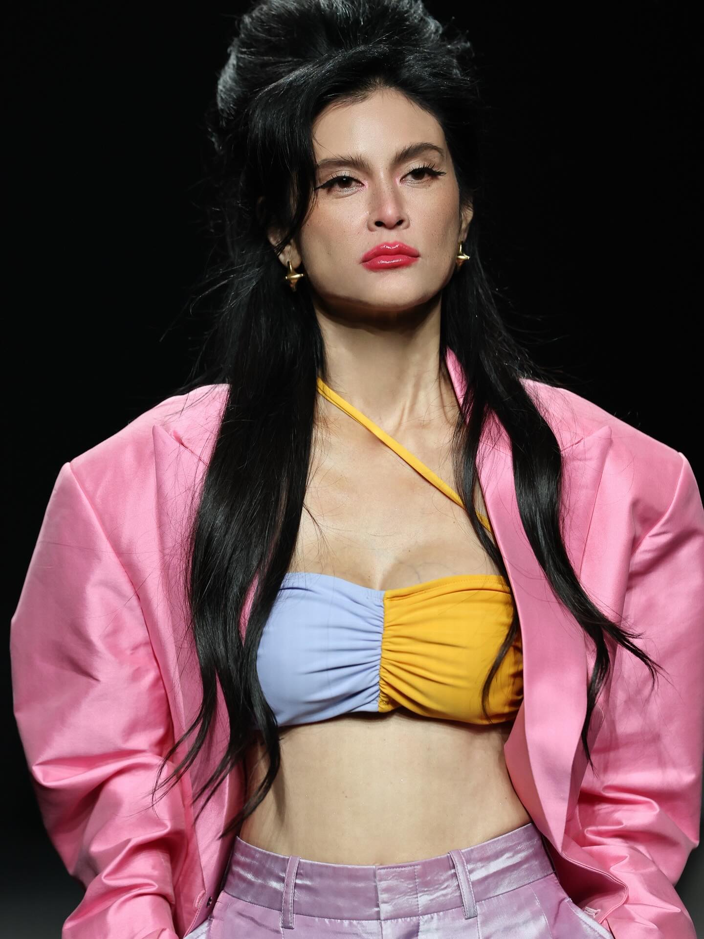 ปิ่น - เก็จมณี วรรธนะสิน