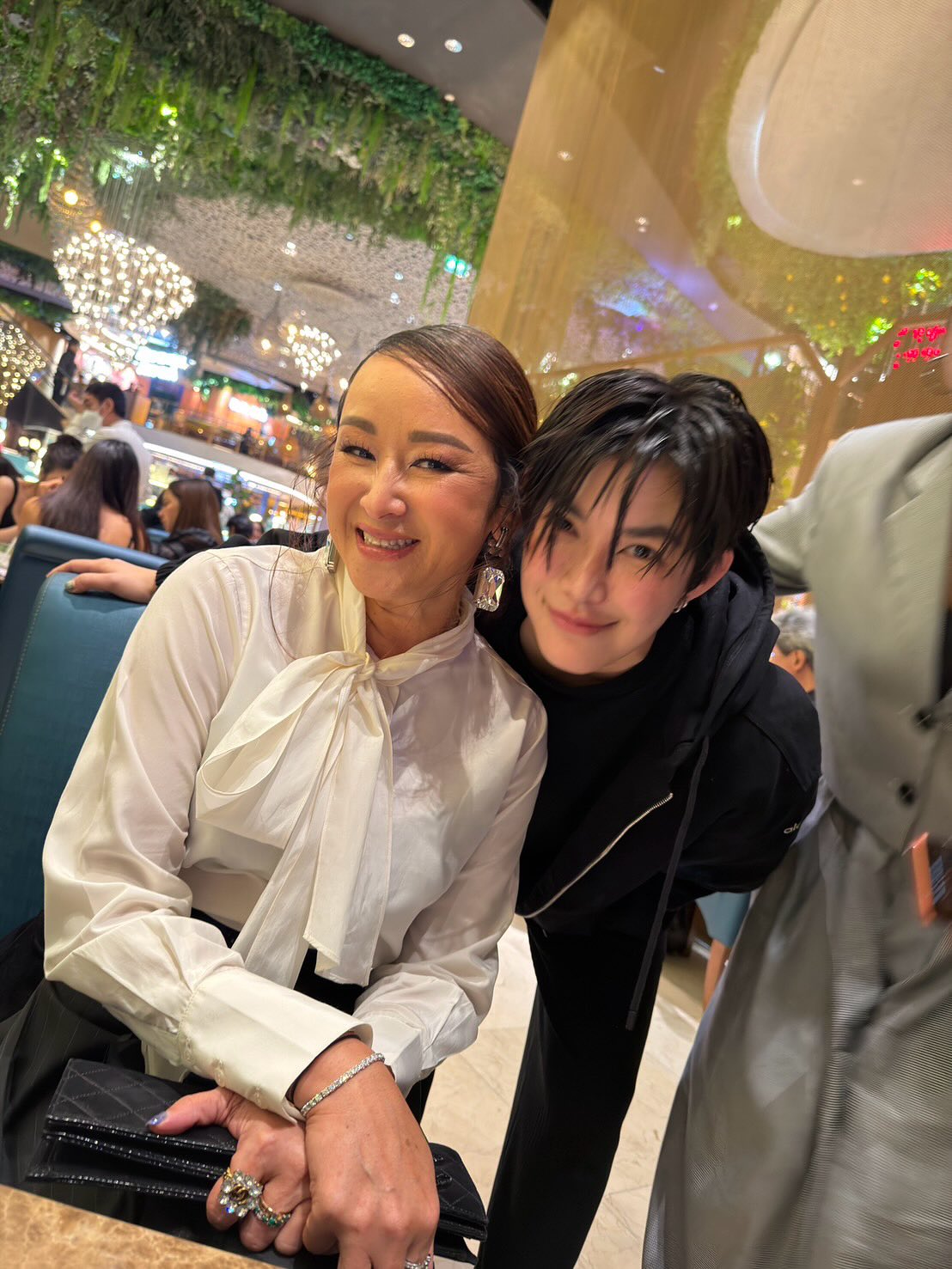 ปิ่น - เก็จมณี วรรธนะสิน