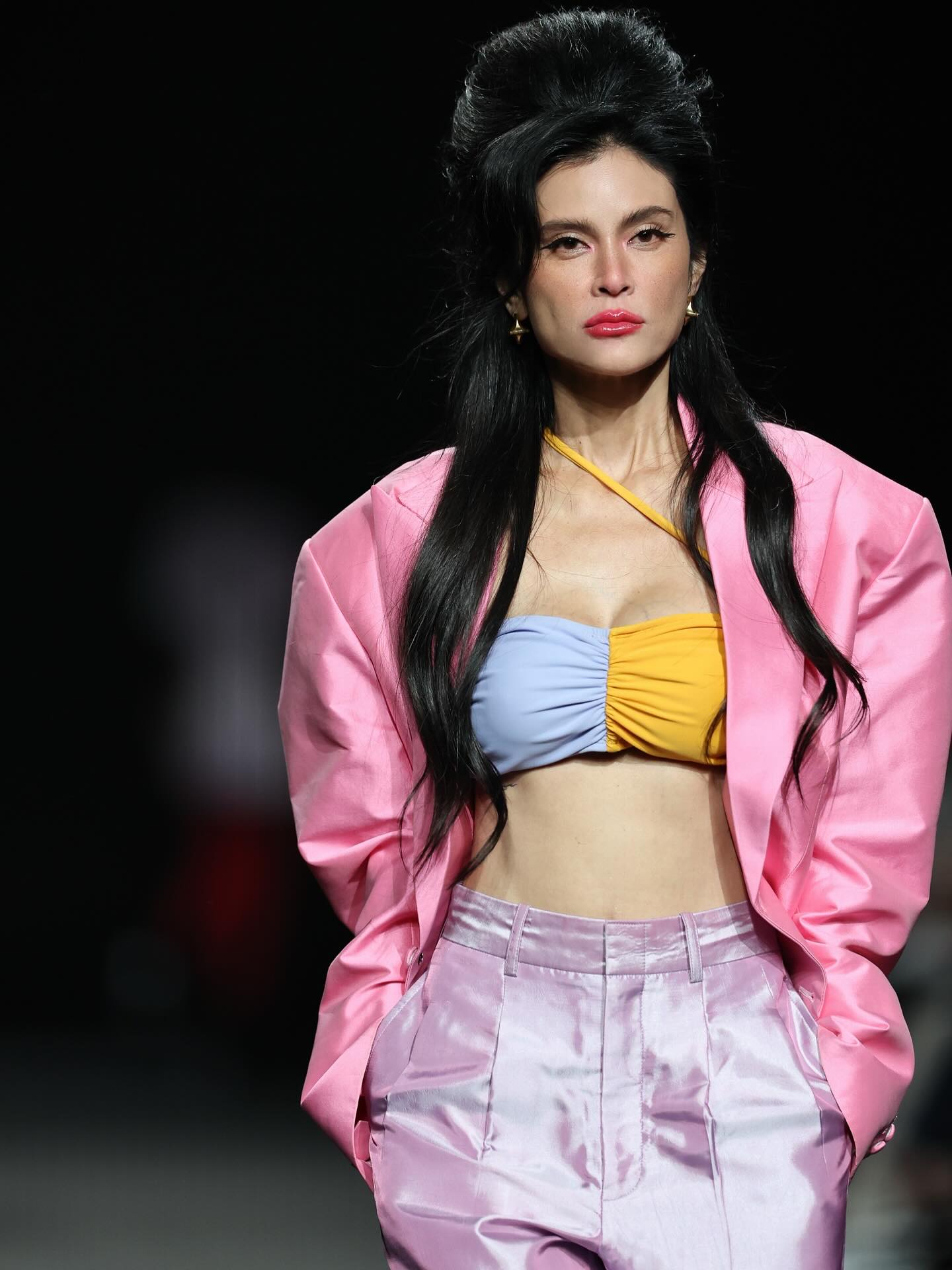 ปิ่น - เก็จมณี วรรธนะสิน