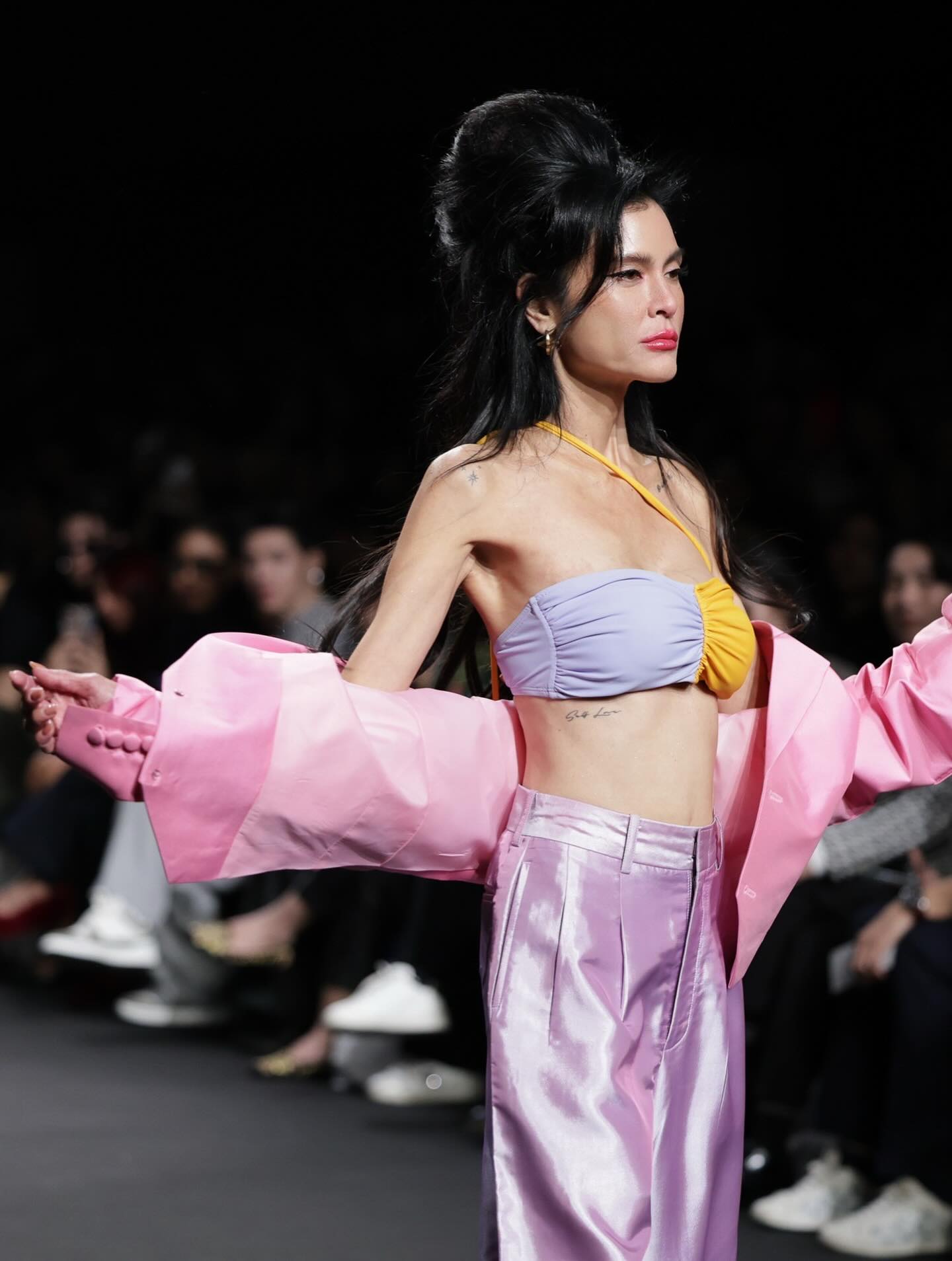 ปิ่น - เก็จมณี วรรธนะสิน