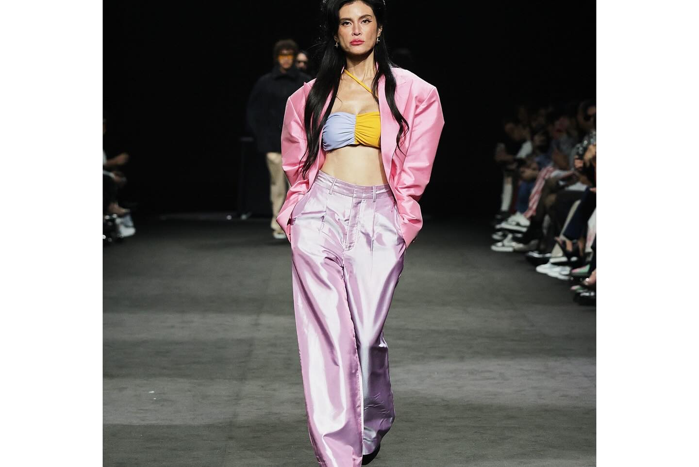 ปิ่น - เก็จมณี วรรธนะสิน