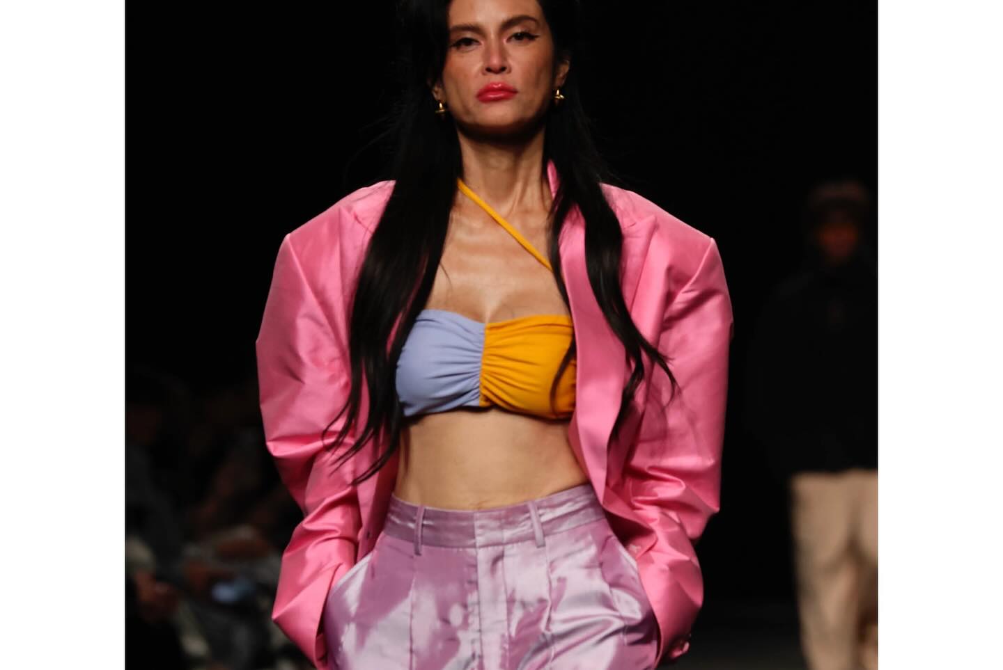 ปิ่น - เก็จมณี วรรธนะสิน