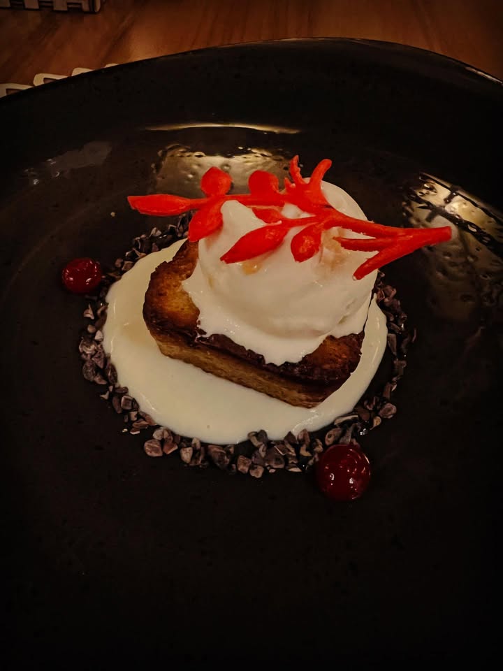 ปิ่น - เก็จมณี วรรธนะสิน