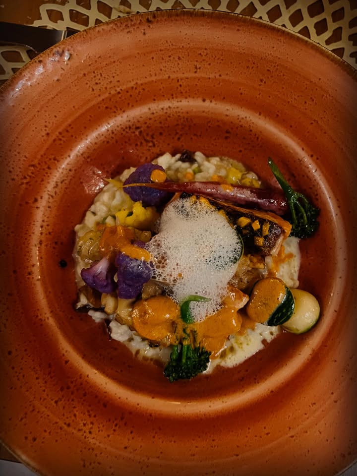 ปิ่น - เก็จมณี วรรธนะสิน