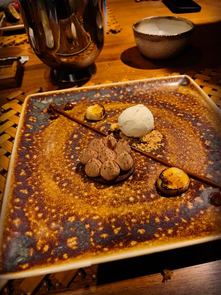 ปิ่น - เก็จมณี วรรธนะสิน