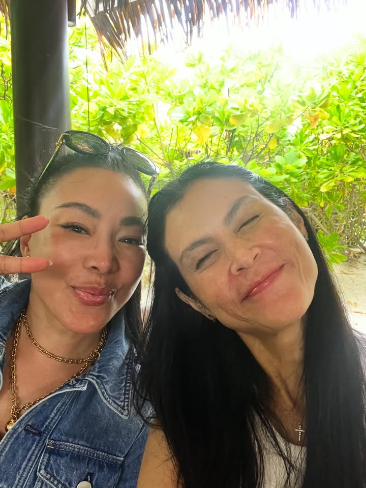 ปิ่น - เก็จมณี วรรธนะสิน