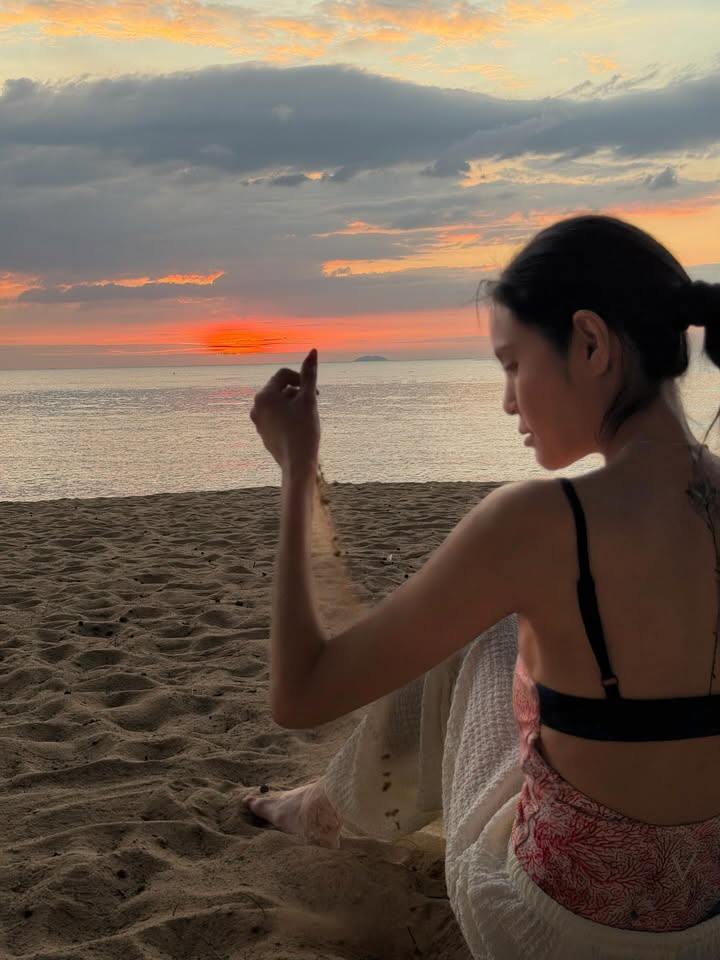 ปิ่น - เก็จมณี วรรธนะสิน