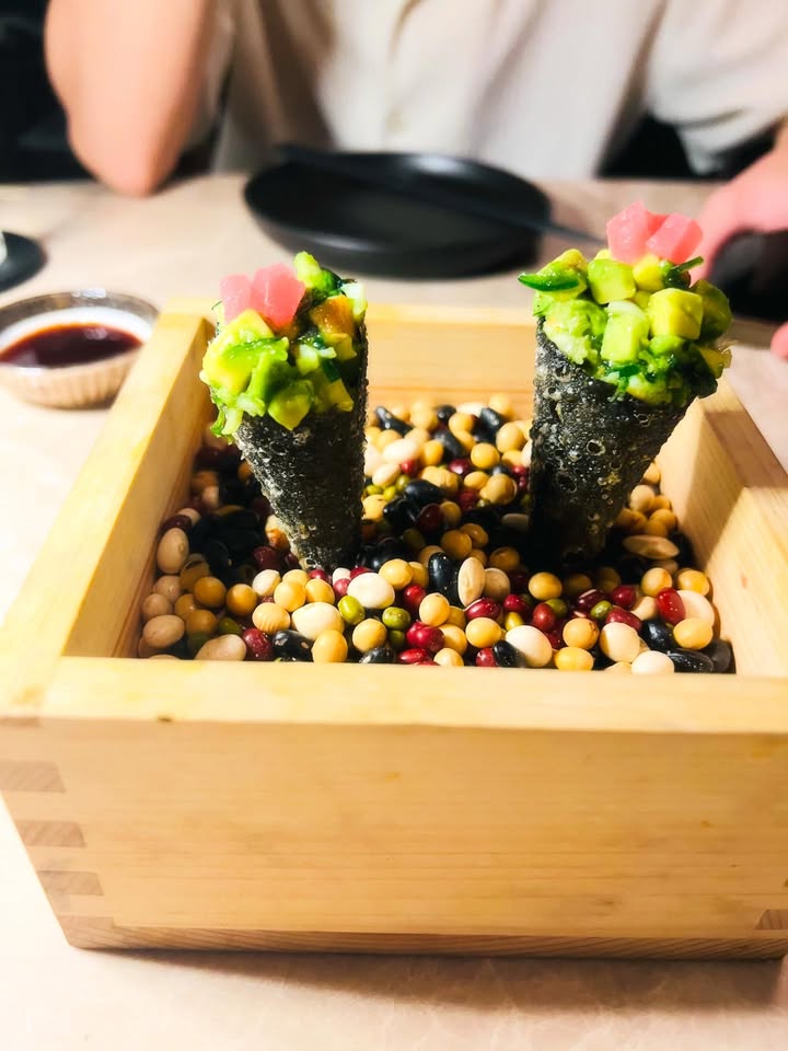 ปิ่น - เก็จมณี วรรธนะสิน