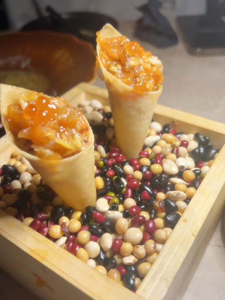 ปิ่น - เก็จมณี วรรธนะสิน