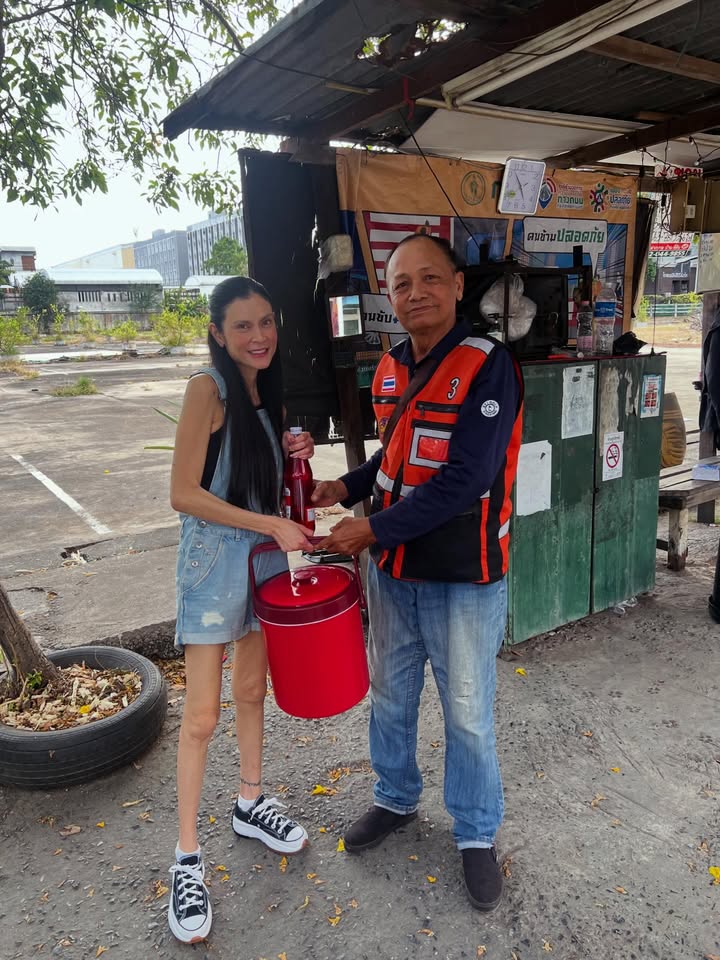 ปิ่น - เก็จมณี วรรธนะสิน