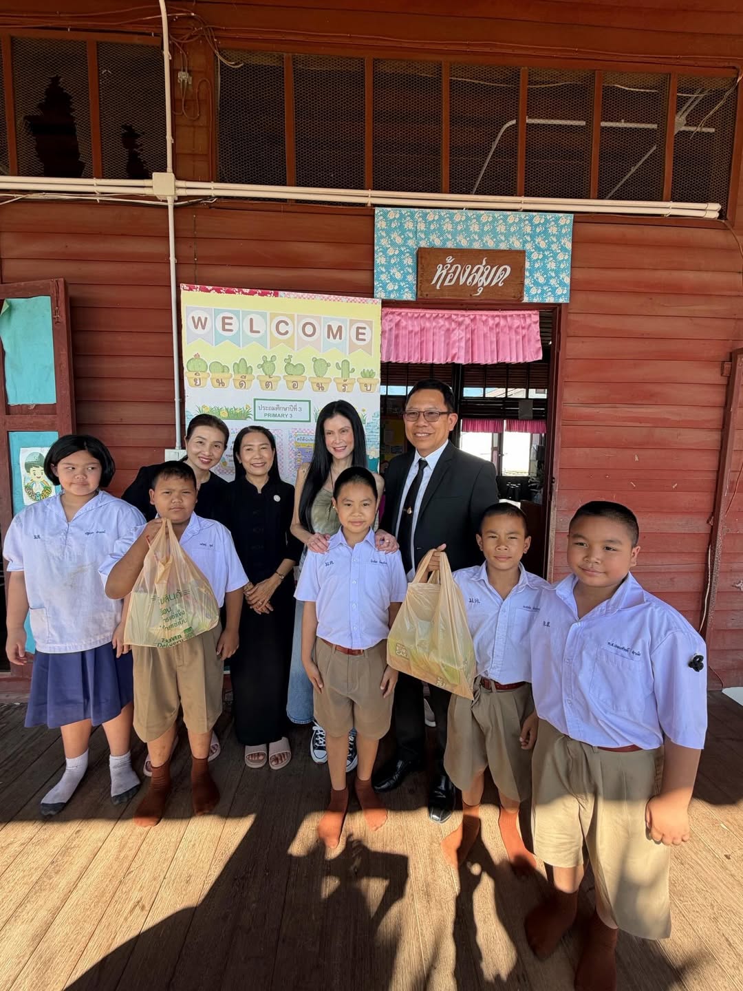 ปิ่น - เก็จมณี วรรธนะสิน