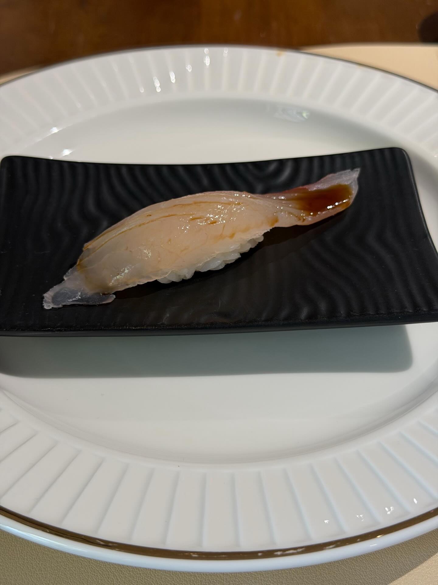 ปิ่น - เก็จมณี วรรธนะสิน