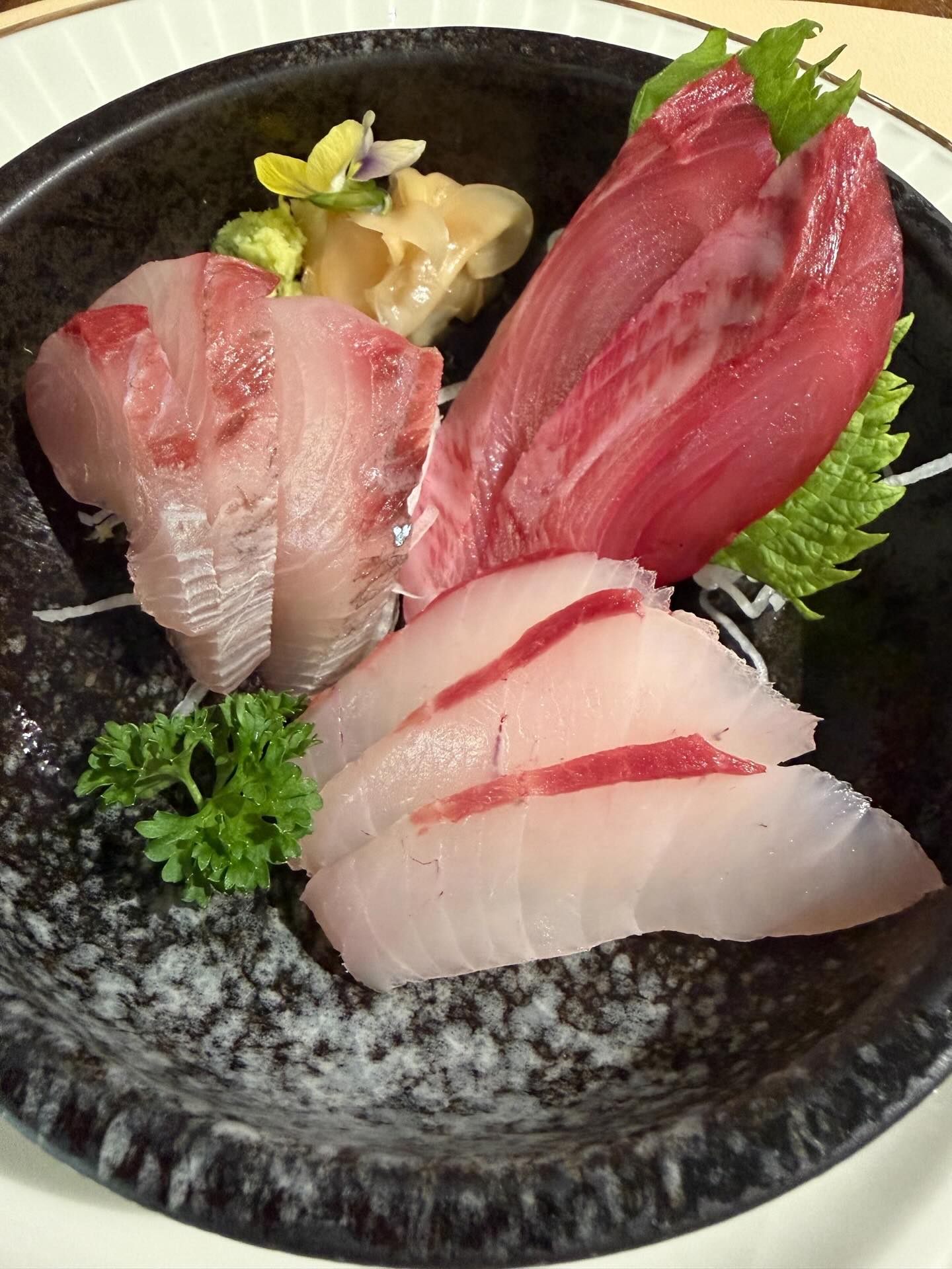 ปิ่น - เก็จมณี วรรธนะสิน