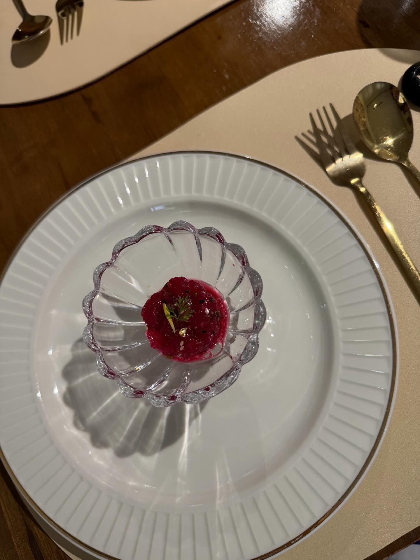 ปิ่น - เก็จมณี วรรธนะสิน