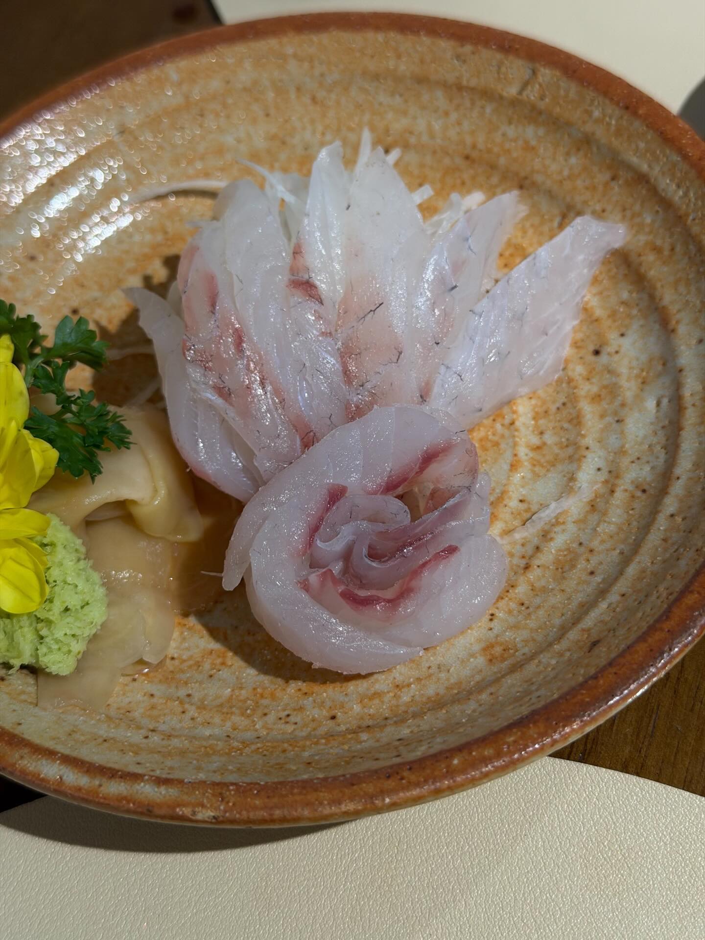 ปิ่น - เก็จมณี วรรธนะสิน