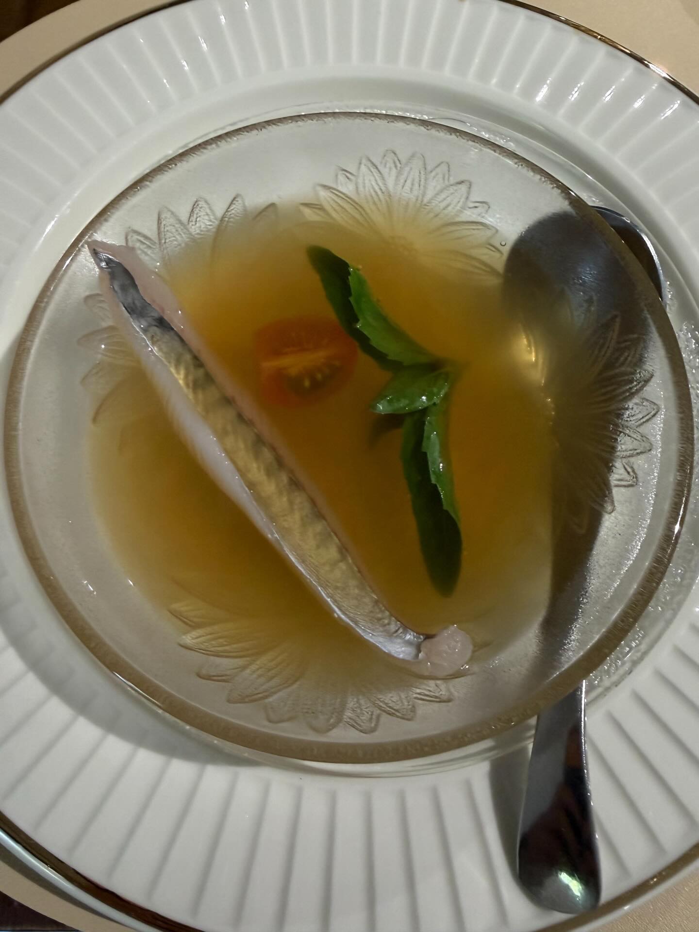 ปิ่น - เก็จมณี วรรธนะสิน