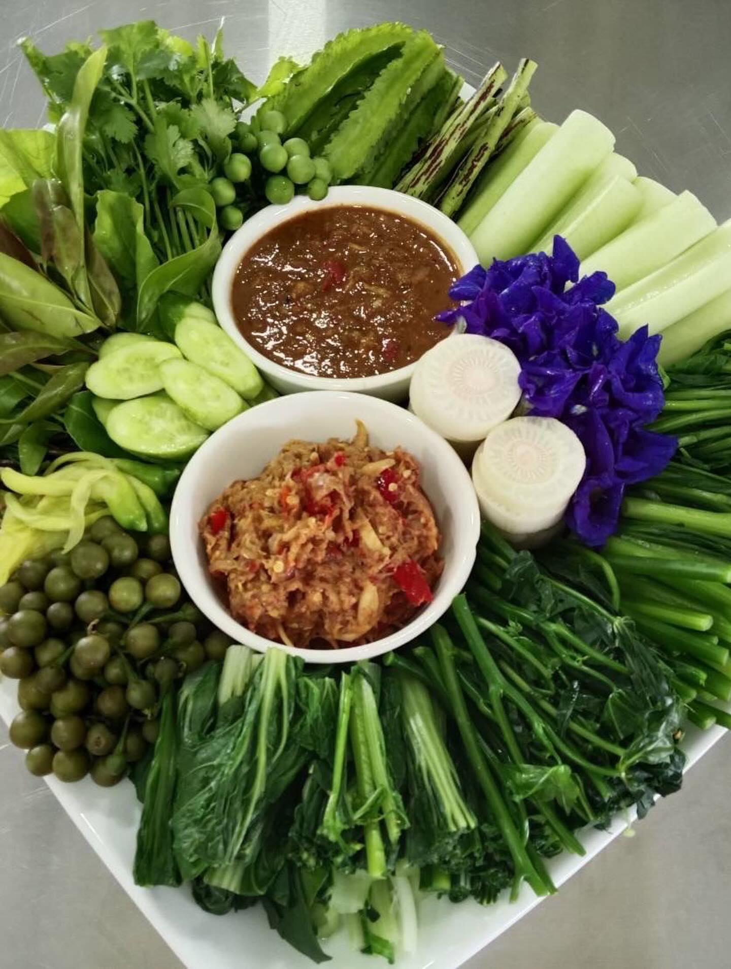 ปิ่น - เก็จมณี วรรธนะสิน