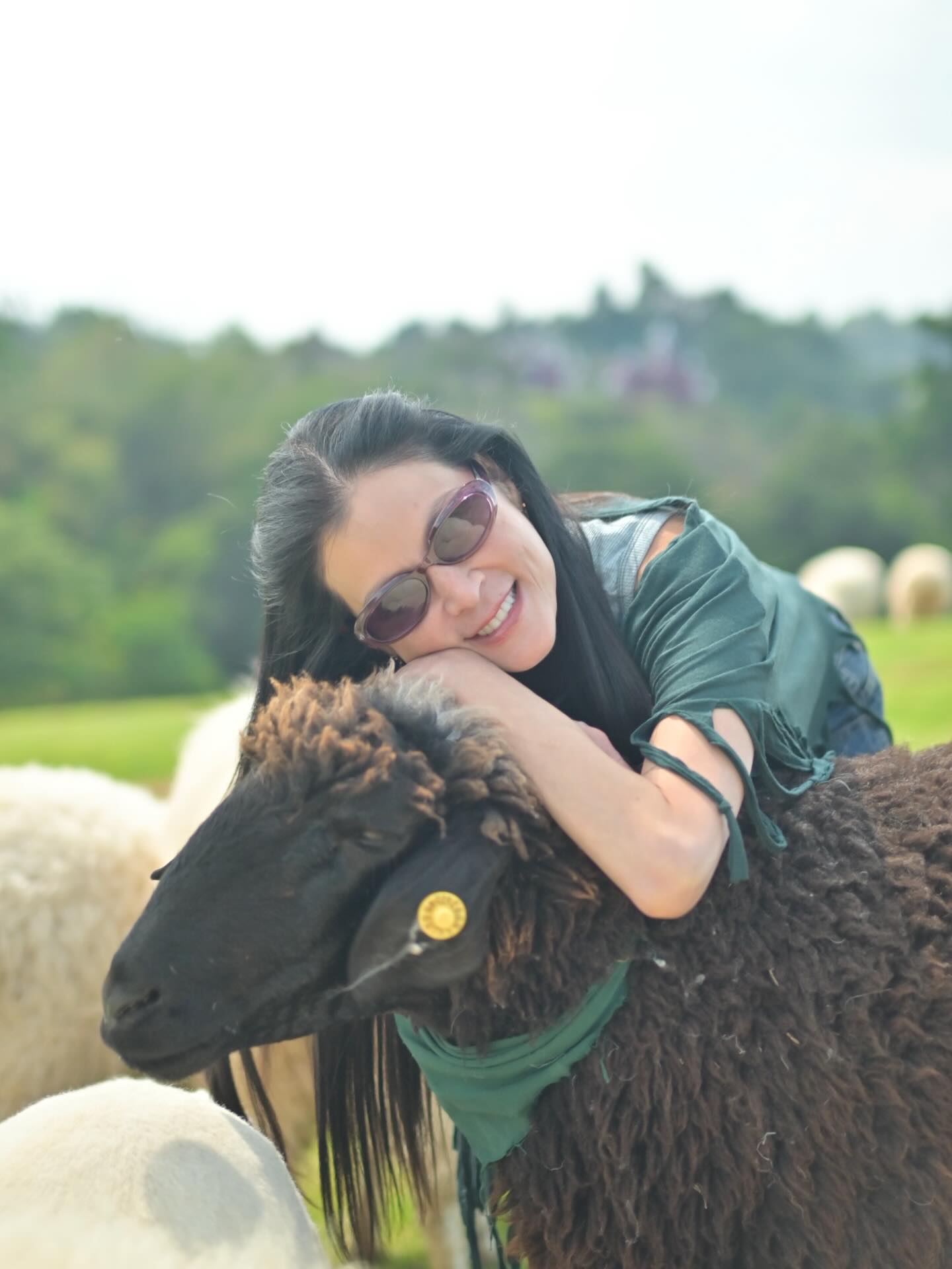 ปิ่น - เก็จมณี วรรธนะสิน